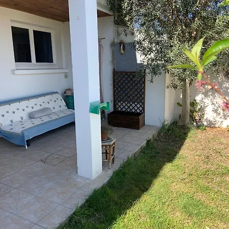 Appartement Rdc De Maison Proche Ile De Re La Rochelle (Charente-Maritime)